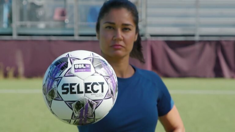 Seattle Reign Stars Barnes, Fishlock Again New USL W League Crew