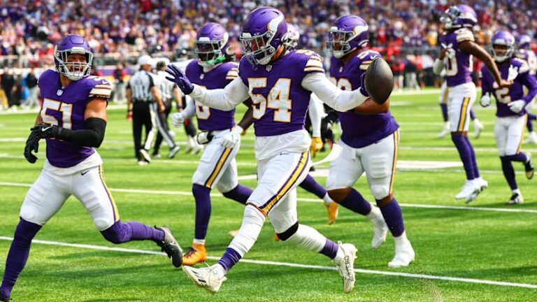 4 groups stay undefeated following Week 3 of the NFL season