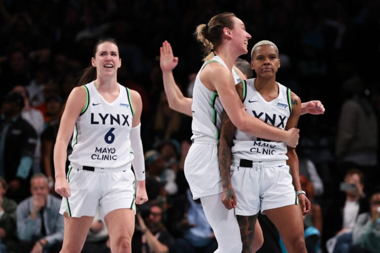 The Lynx level historical comeback to thieve Finals Sport 1 in time beyond regulation