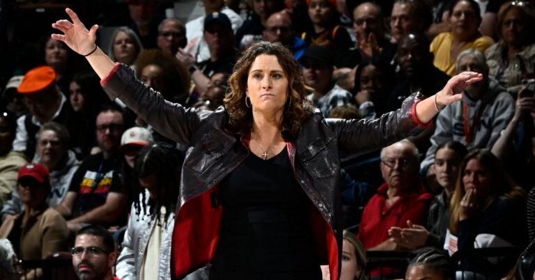 WNBA: Indiana Fever welcome again Stephanie White with open palms