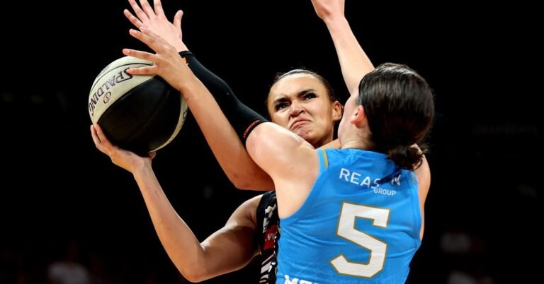 WNBL: Celeste Taylor debuts for Sydney Flames in high-scoring win