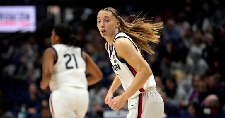 NCAAW: UConn totally dominant towards Boston College