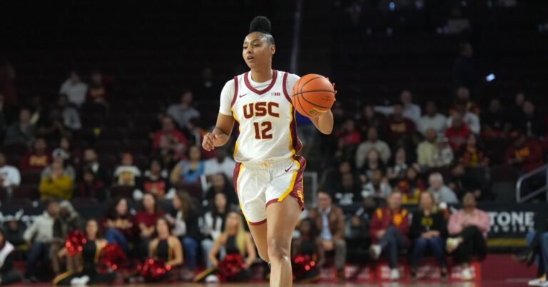 NCAAW: No. 3 USC, No. 6 Notre Dame face every different in marquee matchup