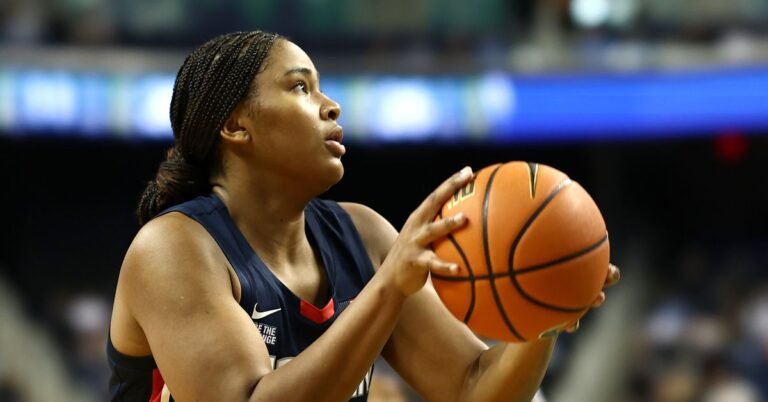 NCAAW: Sarah Robust is the way forward for the UConn Huskies