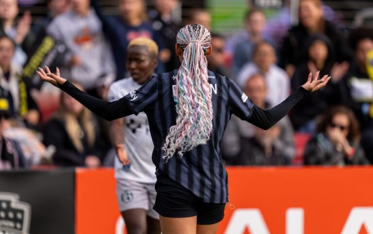 Best 4 groups advance to semifinals of NWSL playoffs