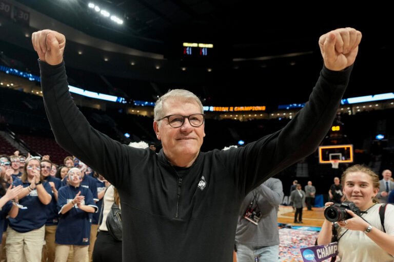 UConn Trainer Geno Auriemma Nears NCAA All-Time Wins Report