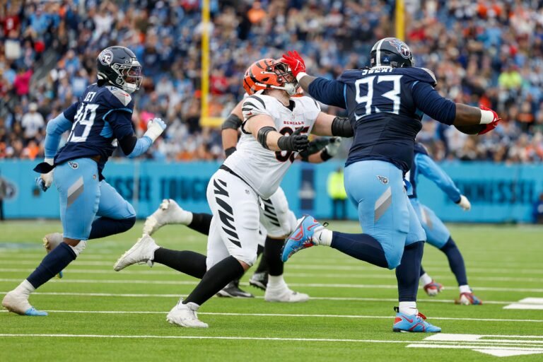 Two postseason tickets booked in an injury-riddled Week 15 of NFL motion