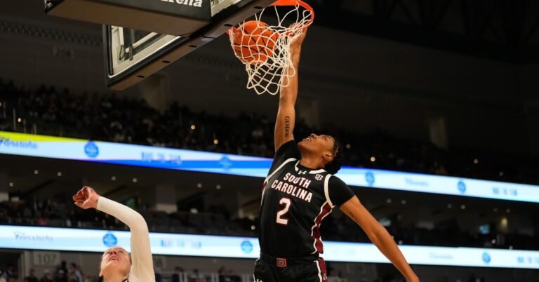 NCAAW: Ashlyn Watkins dunks as South Carolina dominates TCU