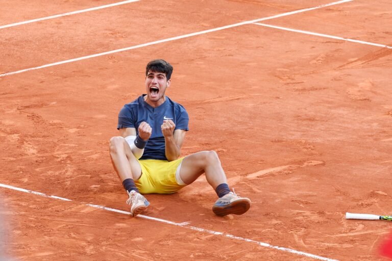 Carlos Alcaraz wins first French Open whilst Iga Świątek three-peats as champion