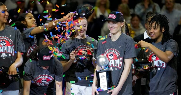 NCAAW: Which groups are the March Insanity favorites?