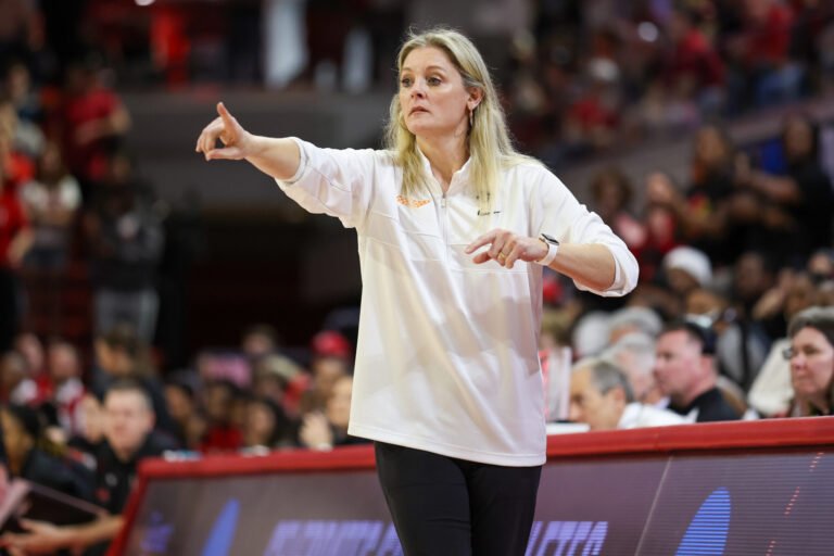 Missouri Basketball Faucets Kellie Harper as New Head Trainer