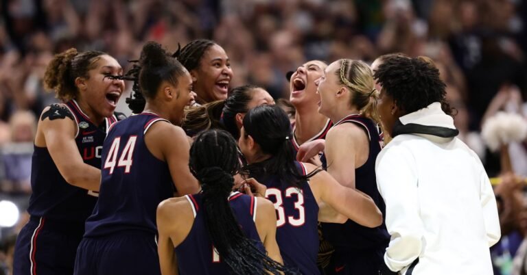 NCAAW: UConn Huskies wins twelfth nationwide name