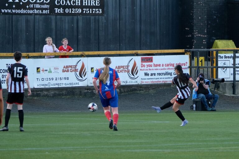 Dunfermline Athletic women raise 16s Efficiency Cup