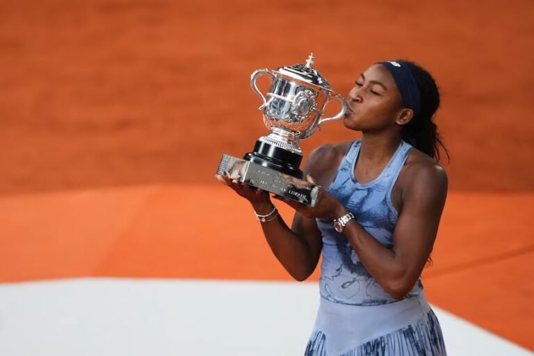 Coco Gauff, Carlos Alcaraz rally to win French Open titles
