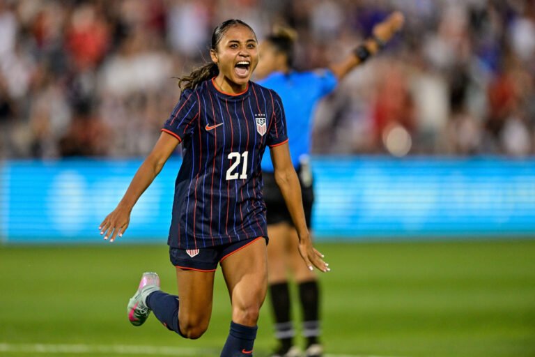 USWNT Tops Republic of Eire 4-0, Readies for Sunday Rematch