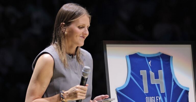 WNBA: Sky shoot lighting fixtures out like Allie Quigley in win over Wings