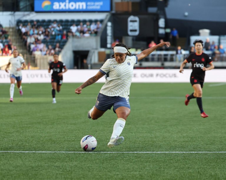 NWSL Returns to Common-Season Motion in Packed Weekend Slate