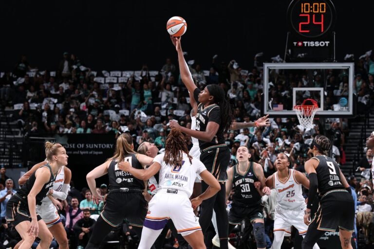 WNBA Playoffs Pit New York Liberty In opposition to Phoenix Mercury in Recreation 3