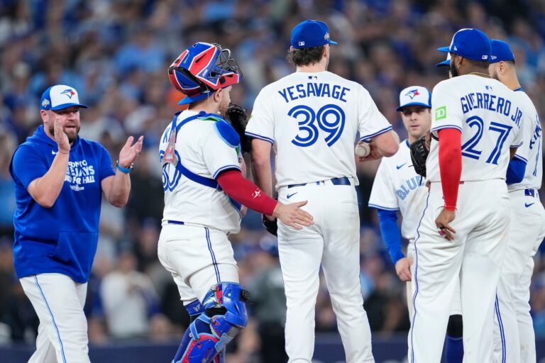 Seattle Mariners and Toronto Blue Jays will meet for Recreation 7, LA Dodgers go back to International Sequence