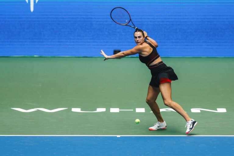 Sabalenka, Gauff Cruise to 2025 Wuhan Open Semifinals as Świątek Falls