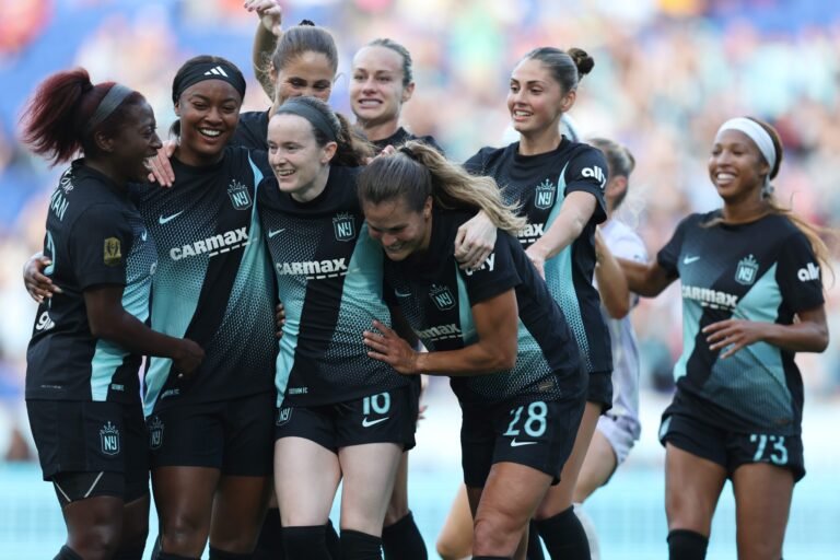 Gotham Hunts Playoff Disenchanted Towards Kansas Town as NWSL Quarterfinals Kick Off