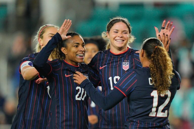 USWNT Routs New Zealand 6-0 to Cap October Friendlies